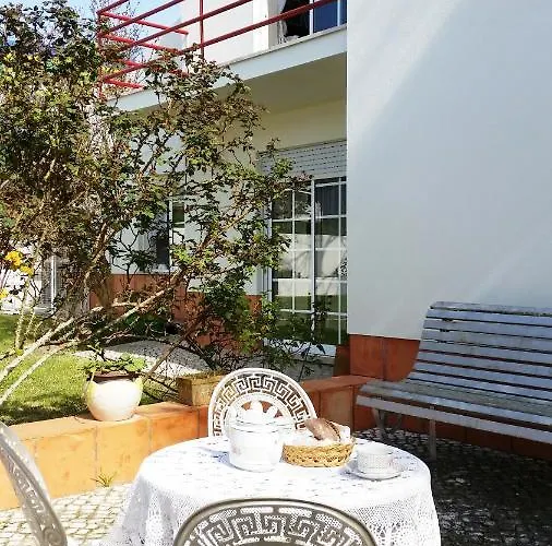 Quinta Nova Do Almeida Bed and Breakfast