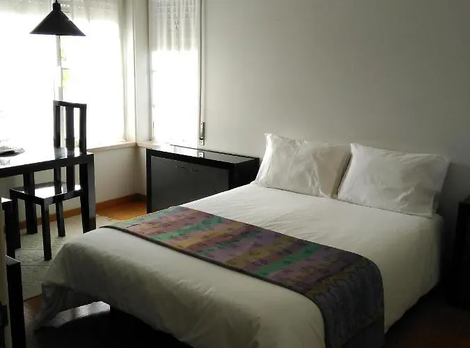 Quinta Nova Do Almeida Bed and Breakfast